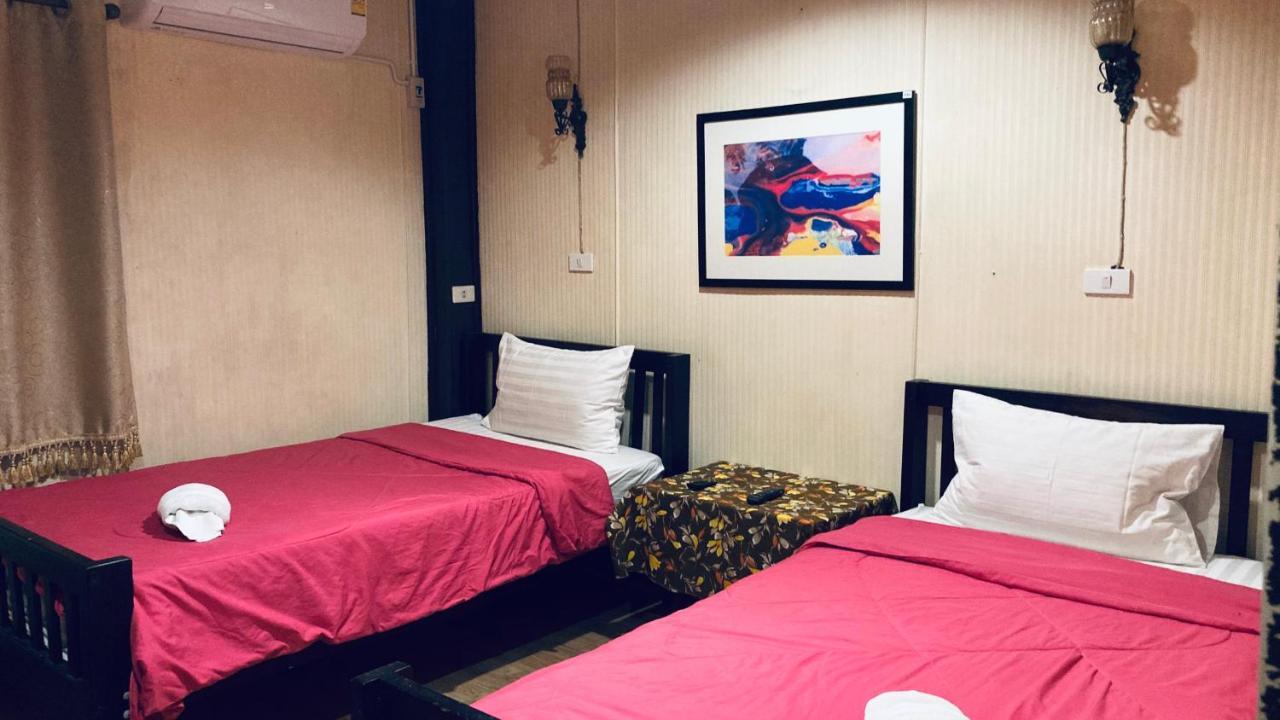 Noom Guesthouse Lop Buri Buitenkant foto