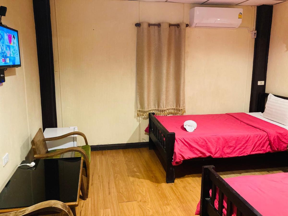 Noom Guesthouse Lop Buri Buitenkant foto