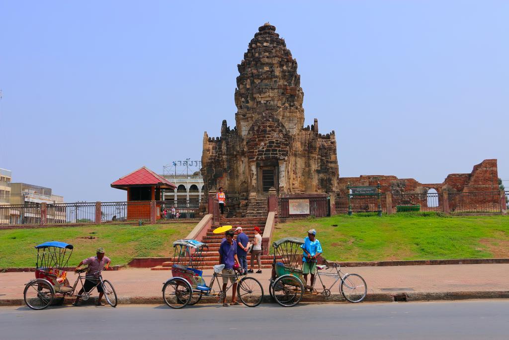 Noom Guesthouse Lop Buri Buitenkant foto