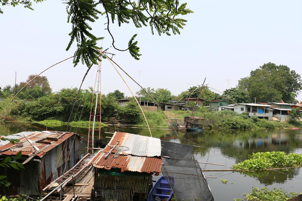 Noom Guesthouse Lop Buri Buitenkant foto
