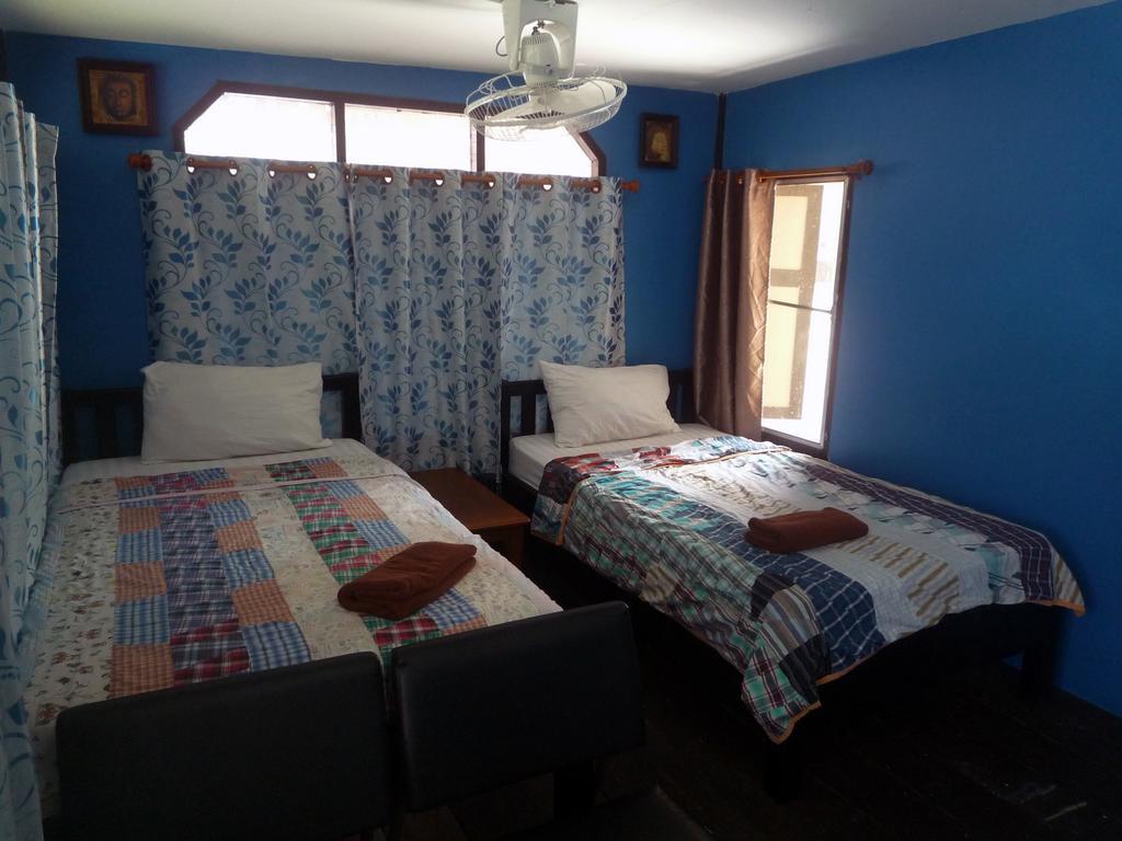 Noom Guesthouse Lop Buri Buitenkant foto