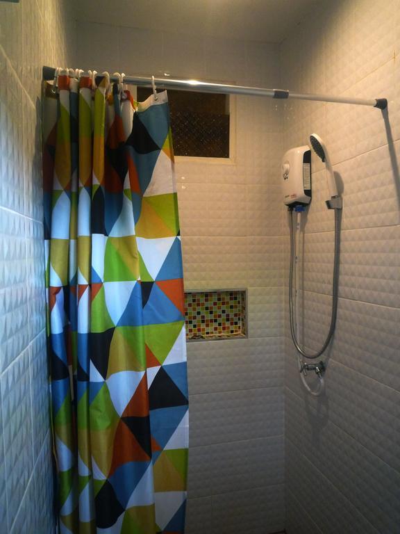 Noom Guesthouse Lop Buri Buitenkant foto