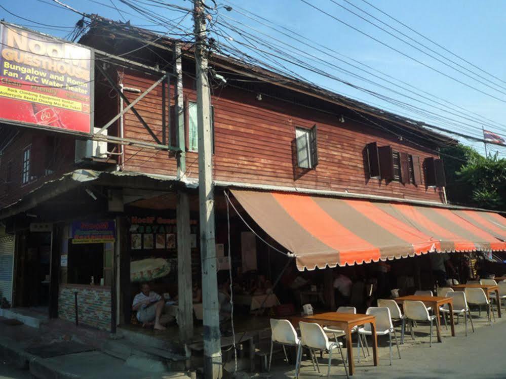 Noom Guesthouse Lop Buri Buitenkant foto